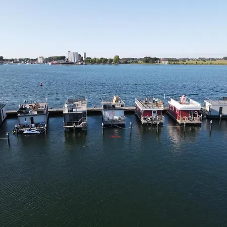 Hausboot Lilla Lina Hotel Fehmarn Exterior photo