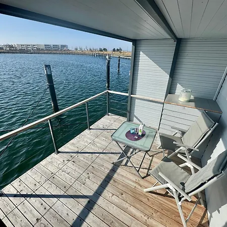 Hausboot Lilla Lina Hotel Fehmarn Exterior photo