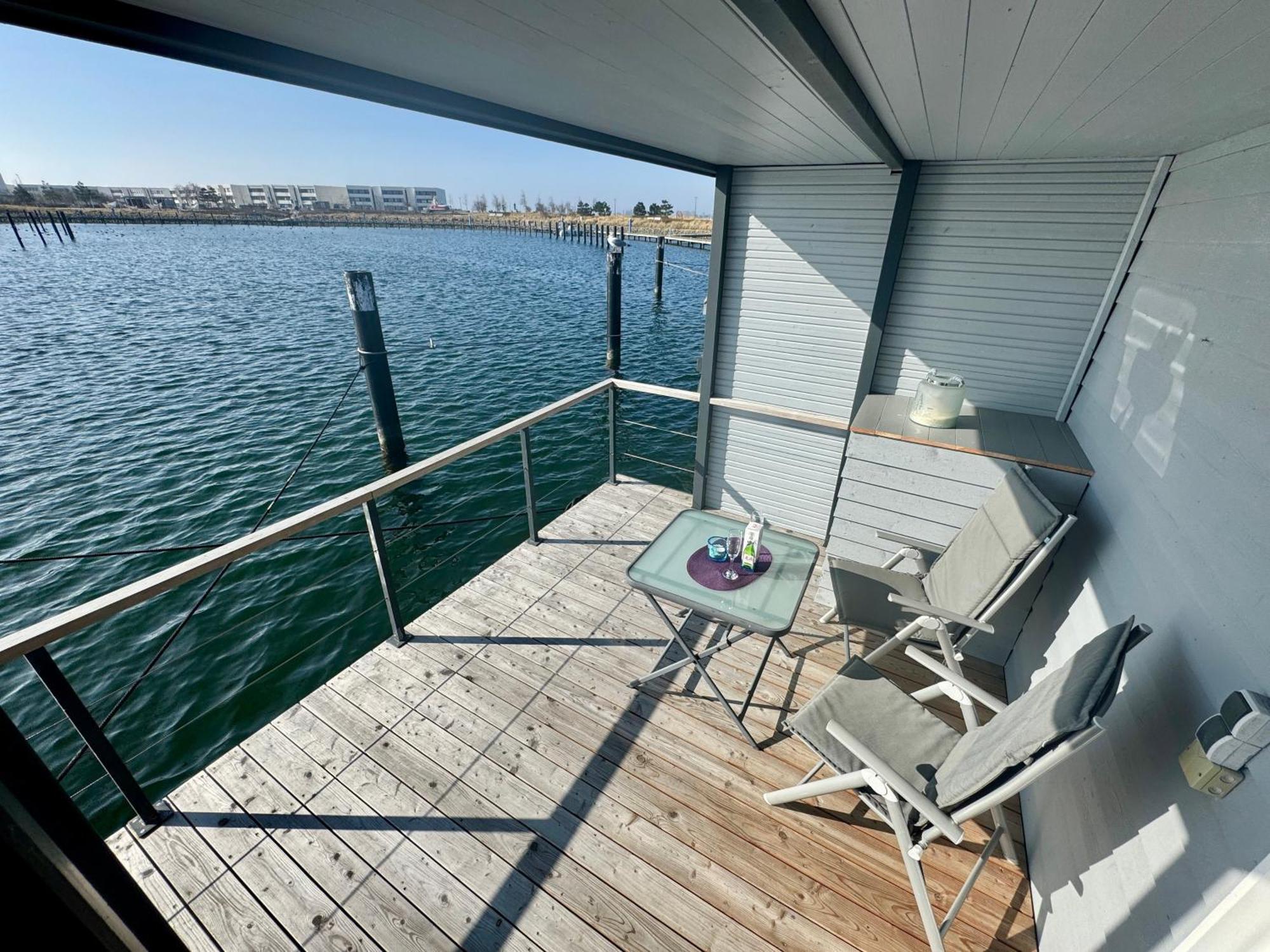 Bateau-hôtel Hausboot Lilla Lina *